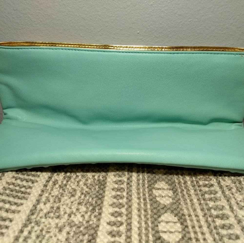 Clutch - Picture 3 of 6